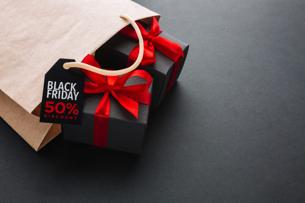 Black Friday – 20 pomysłów na temat maila, które podniosą Twój Open Rate Black Friday: 20 pomysłów na temat maila, które podniosą Twój Open Rate - obraz autorstwa freepik